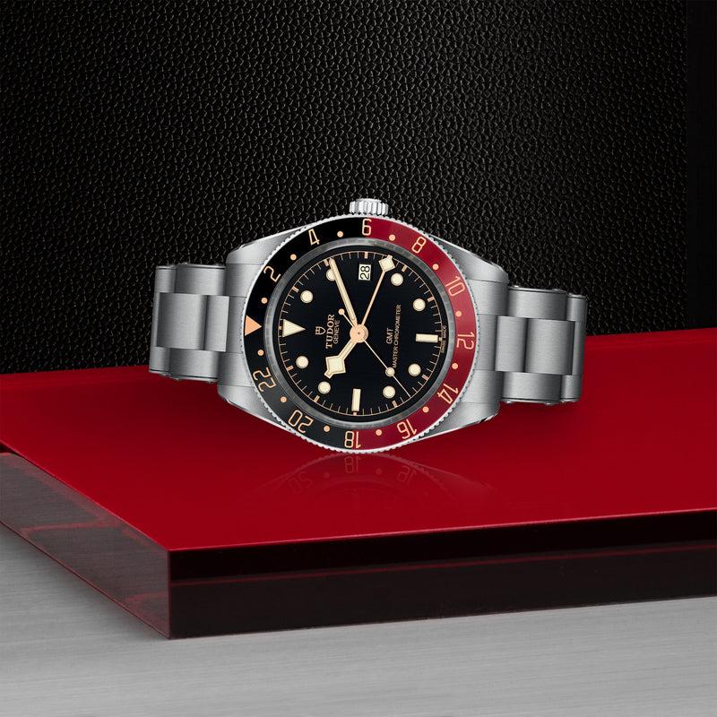 Black Bay 58-GMT - 39mm steel case - Black and Burgundy bezel